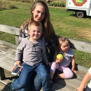 Meet your Posher, Danielle